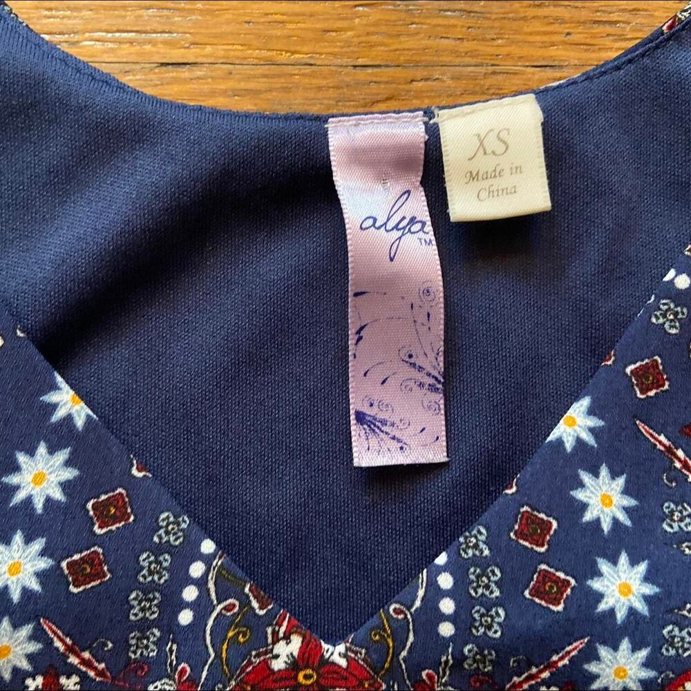 ALYA Navy Blue Floral Layered V-Neck Top w/Tassels sz X-Small - Picture 7 of 8